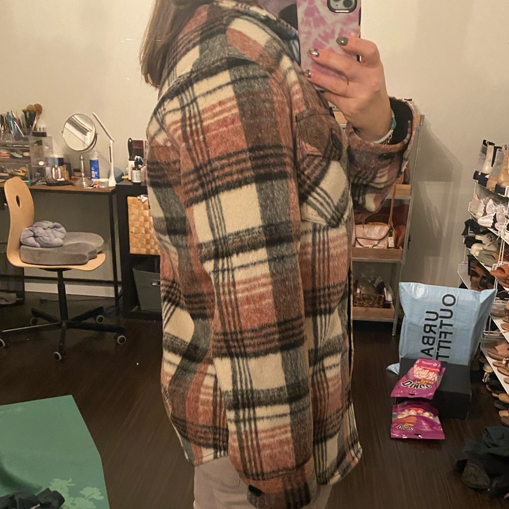 Plaid Shacket. Never Worn! Fits Size Small Or Med… - image 4